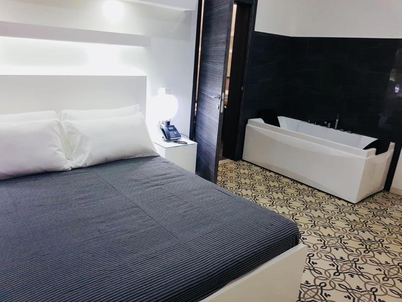 Villa Adelaide Suite & Room Torre A Mare Eksteriør billede
